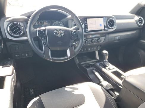 Used 2021 Toyota Tacoma TRD Sport w/ Technology Package RWD image 12