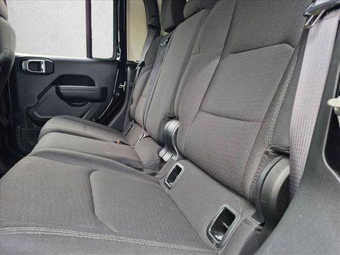 Used 2023 Jeep Gladiator Sport AWD/4WD image 18