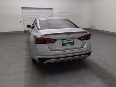 Used 2021 Nissan Altima 2.5 SV w/ SV Premium Package FWD image 6
