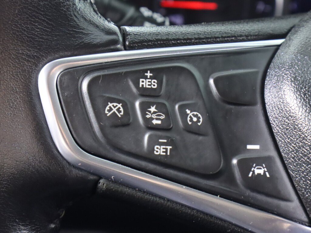 Used 2019 Chevrolet Equinox LT w/ Driver Convenience Package AWD/4WD image 12