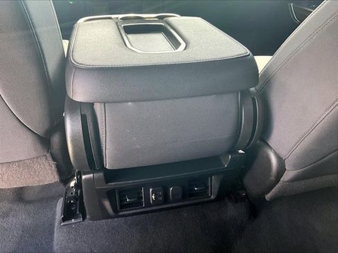 Used 2021 Chevrolet Silverado 1500 LT image 24