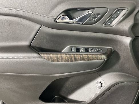 Certified 2023 GMC Acadia Denali w/ Black Diamond Edition image 23