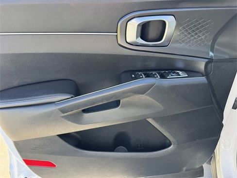 Used 2022 Kia Sorento S w/ Panoramic Sunroof Package image 16