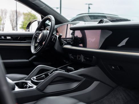 Certified 2024 Porsche Cayenne Turbo GT image 59