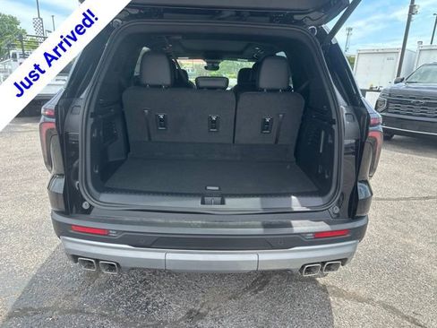 New 2026 Chevrolet Traverse LT w/ Sun and Wheel Package FWD image 30