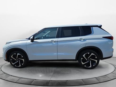 Used 2024 Mitsubishi Outlander SE Black Edition AWD/4WD image 2