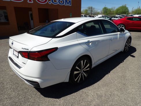 Used 2020 Nissan Altima 2.0 Platinum FWD image 8