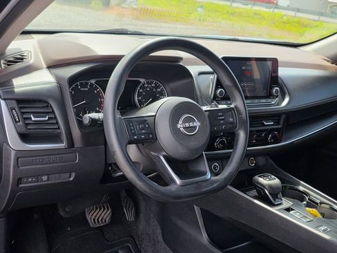 Used 2023 Nissan Rogue S FWD image 11