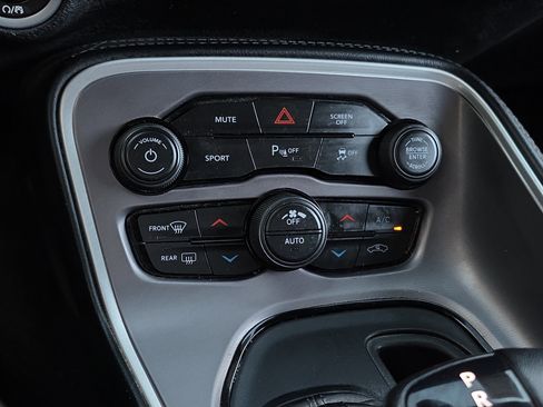 Used 2022 Dodge Challenger GT image 19