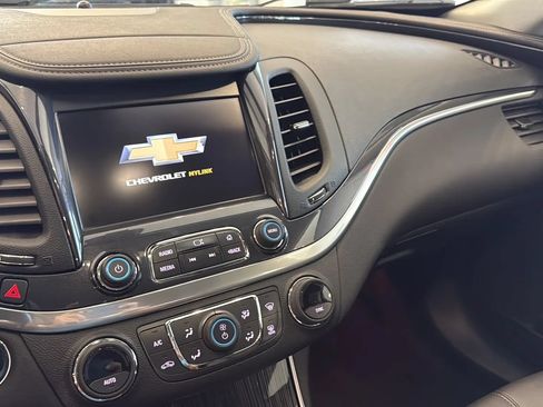 Used 2019 Chevrolet Impala LT FWD image 36