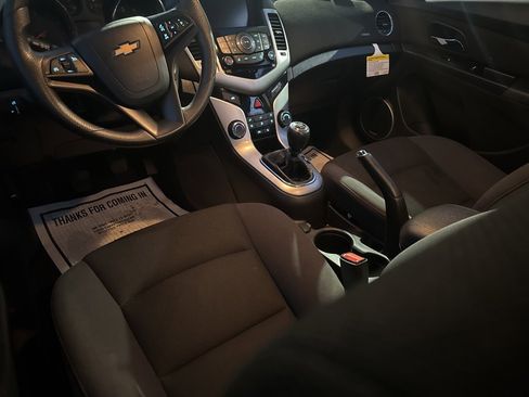 Used 2016 Chevrolet Cruze LT w/ Sun And Sound Package image 38