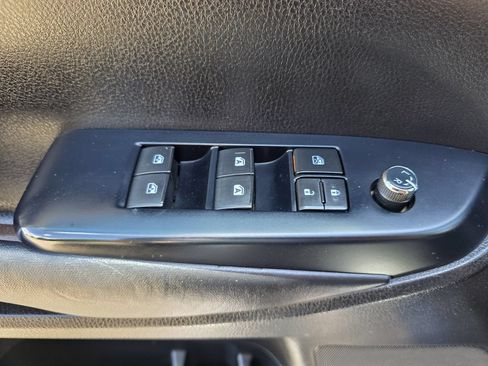 Used 2018 Toyota Highlander XLE AWD/4WD image 14