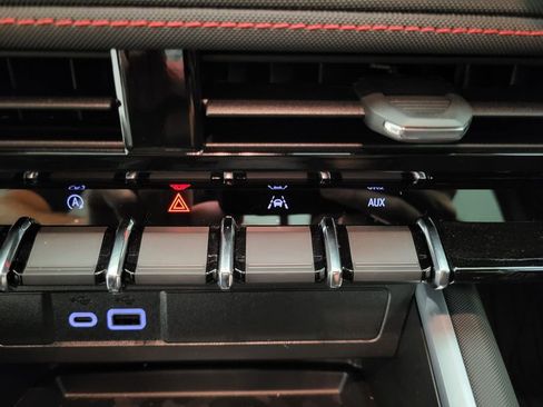 New 2025 Chevrolet Colorado Z71 image 8