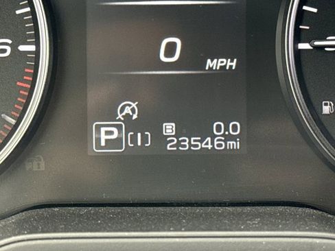 Used 2024 Subaru Crosstrek 2.0i Premium image 19