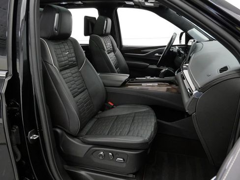 Used 2024 Cadillac Escalade Premium Luxury Platinum AWD/4WD image 15