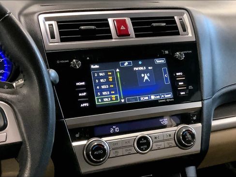 Used 2017 Subaru Legacy 2.5i Limited image 7