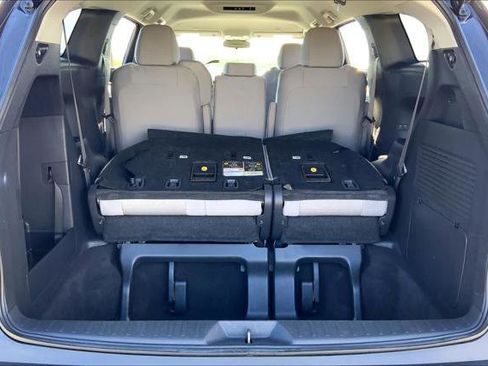 Certified 2025 Toyota Sienna LE image 35