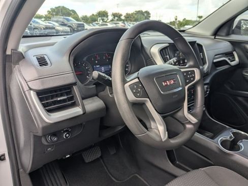 Used 2023 GMC Terrain SLE FWD image 9