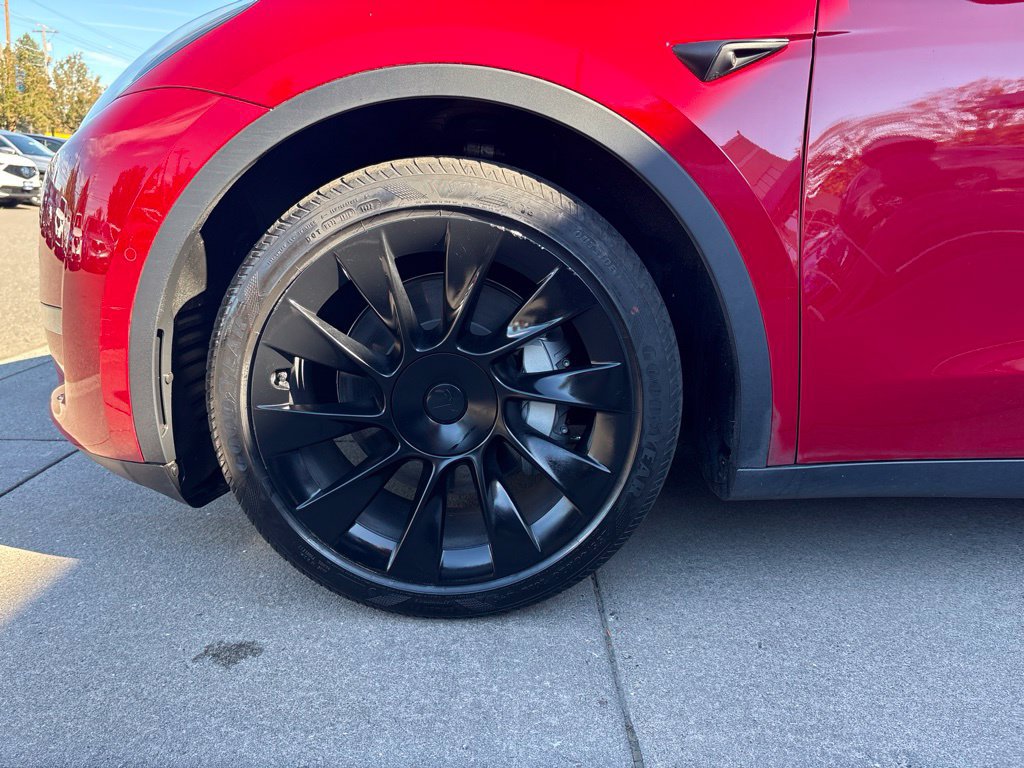 Used 2022 Tesla Model Y Long Range AWD/4WD image 12