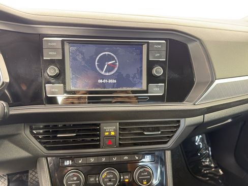 Used 2023 Volkswagen Jetta SE FWD image 17