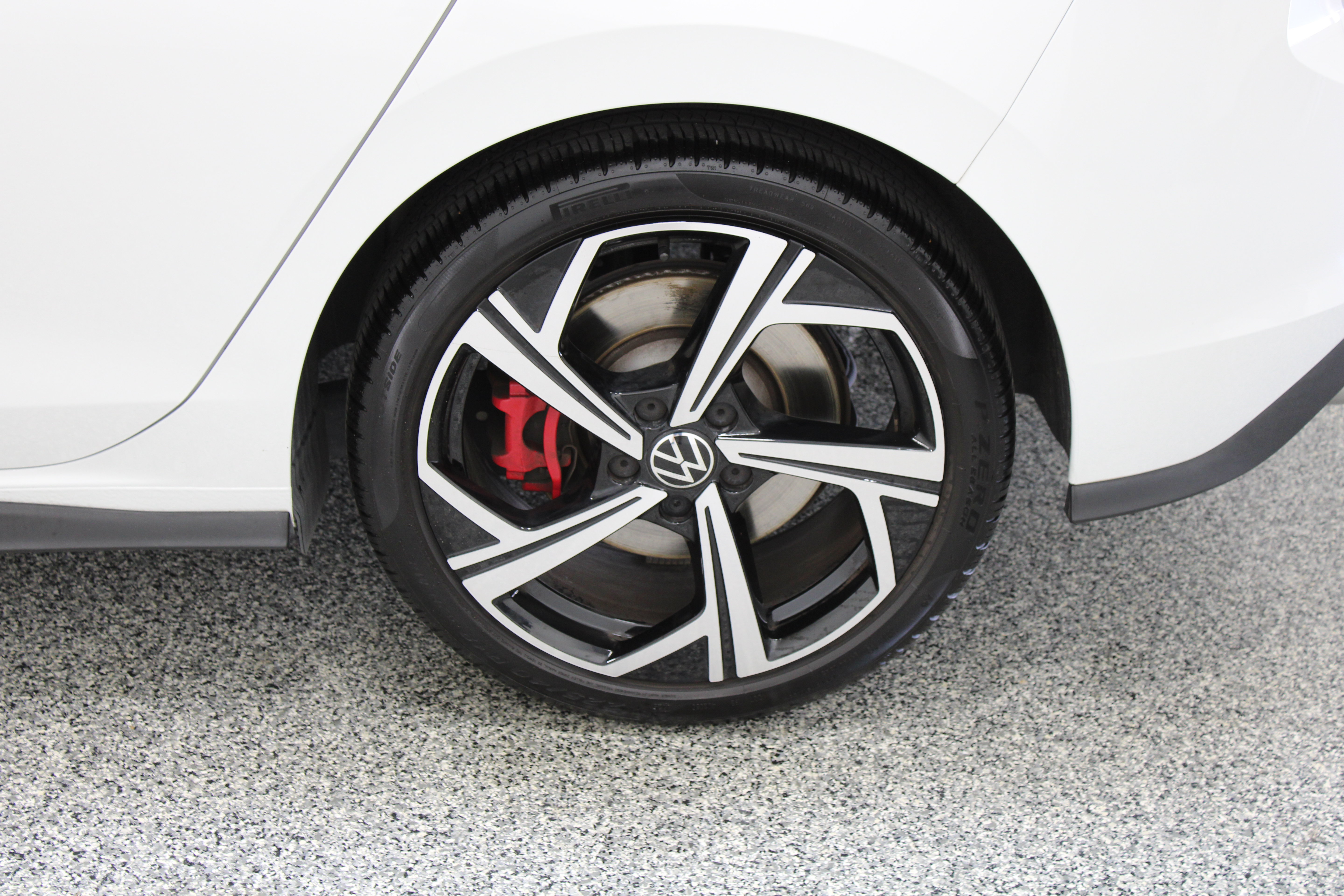 Used 2025 Volkswagen GTI SE FWD image 10