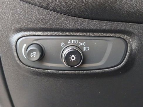 Certified 2022 Chevrolet Equinox LS image 17