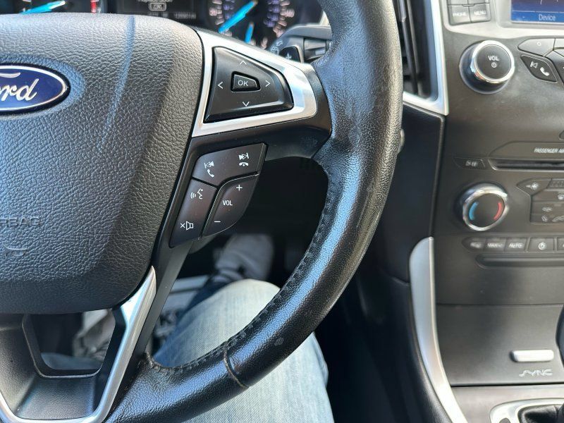 Used 2015 Ford Edge SEL AWD/4WD image 14