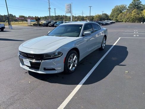 Used 2022 Dodge Charger SXT image 3