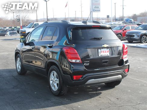 Used 2019 Chevrolet Trax LT w/ LT Convenience Package image 6
