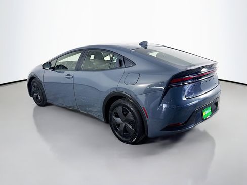 Used 2023 Toyota Prius LE image 7