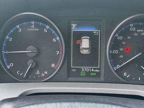 Used 2018 Toyota RAV4 XLE FWD image 13