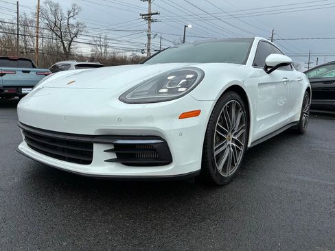 Used 2018 Porsche Panamera 4S image 3