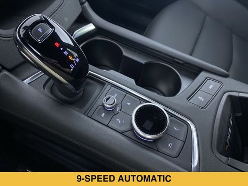 Certified 2025 Cadillac XT6 Premium Luxury w/ Technology Package AWD/4WD image 7