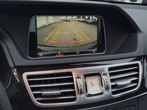 Used 2016 Mercedes-Benz E 250 Sedan image 28
