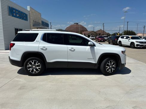 Used 2023 GMC Acadia SLT FWD image 2