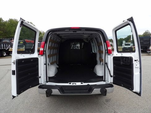 Used 2024 GMC Savana 2500 w/ Driver Convenience Package image 41