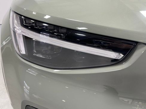 Used 2025 Volvo XC40 B5 Plus w/ Protection Package Premier image 10