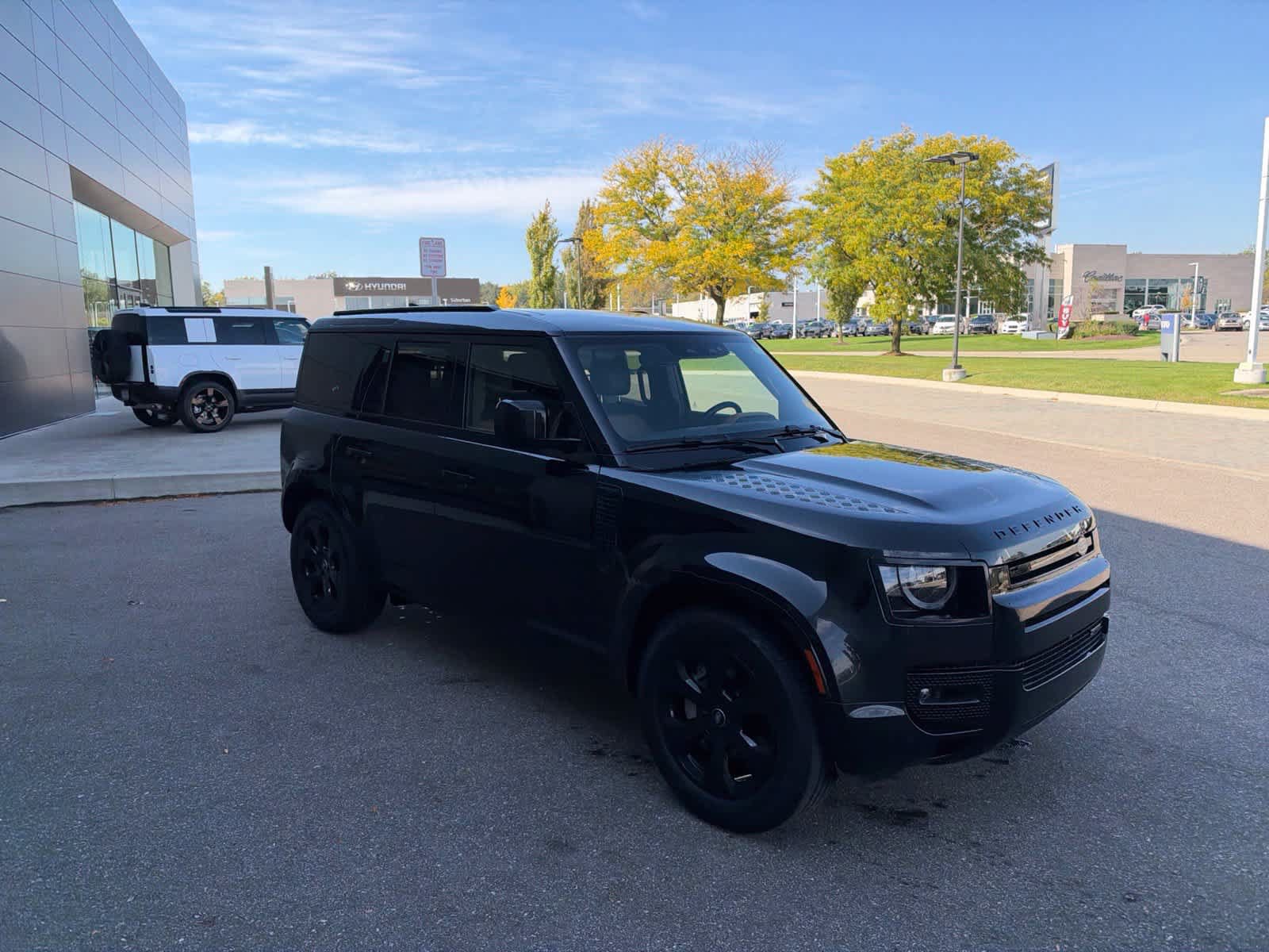 Used 2023 Land Rover Defender 110 X-Dynamic SE AWD/4WD image 7