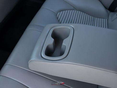 Used 2020 Toyota Camry SE FWD image 22