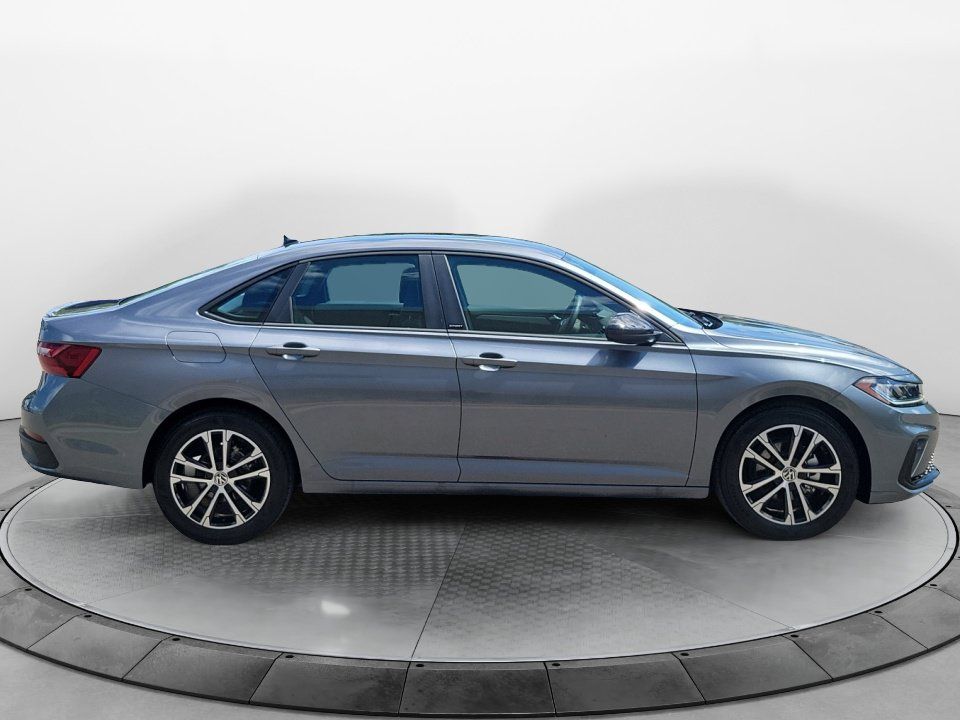 Certified 2026 Volkswagen Jetta Sport FWD image 8