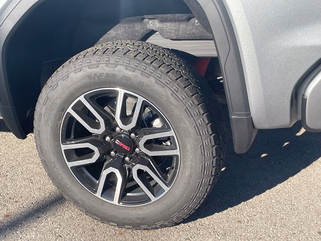 New 2026 GMC Sierra 1500 AT4 w/ AT4 Premium Package AWD/4WD image 9