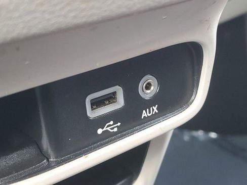 Used 2020 Chrysler Pacifica Touring-L image 21