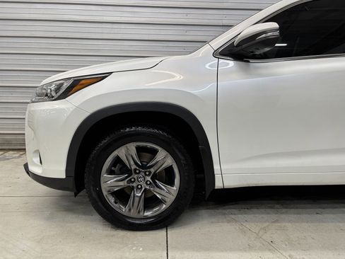 Used 2018 Toyota Highlander Limited Platinum image 4