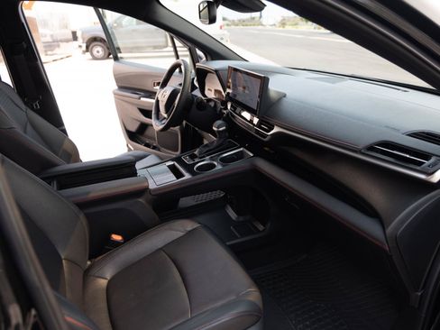 Used 2025 Toyota Sienna XSE AWD/4WD image 26