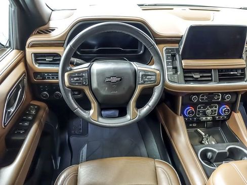 Certified 2022 Chevrolet Suburban High Country w/ Premium Package AWD/4WD image 19