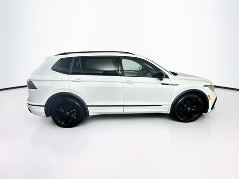 Used 2022 Volkswagen Tiguan SE R-Line FWD image 10