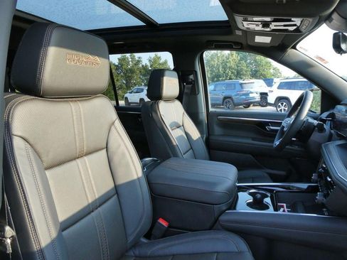 New 2026 Chevrolet Tahoe High Country AWD/4WD image 10
