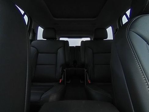 Used 2023 GMC Acadia SLT FWD image 18