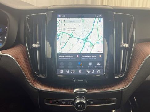 Used 2023 Volvo XC60 B5 Plus image 26