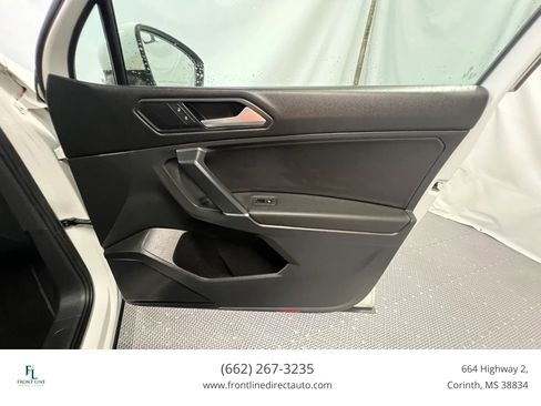 Used 2018 Volkswagen Tiguan SE w/ Panoramic Sunroof Package FWD image 19